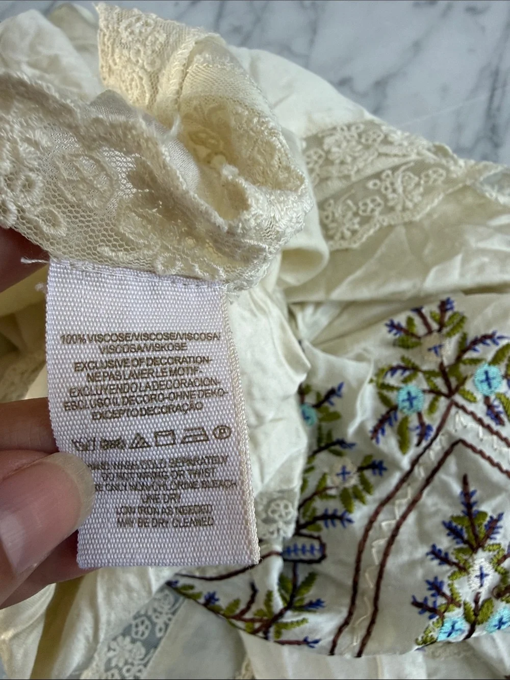Free People Ivory Floral Satin Poncho Blouse Embroidered Sz M VTG
